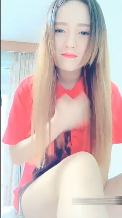 美女把男友榨的怎么操都射不出来逼逼也被干肿了